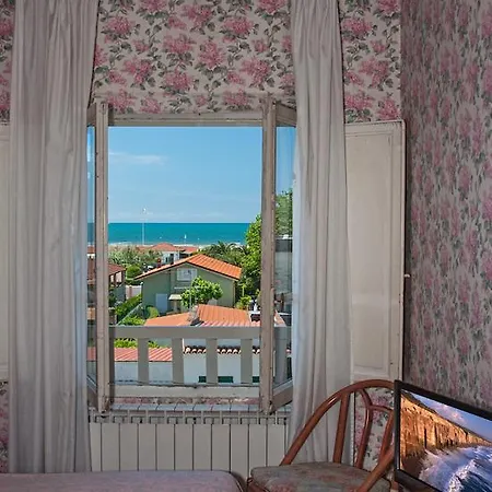 Flores 3* Marina di Pietrasanta