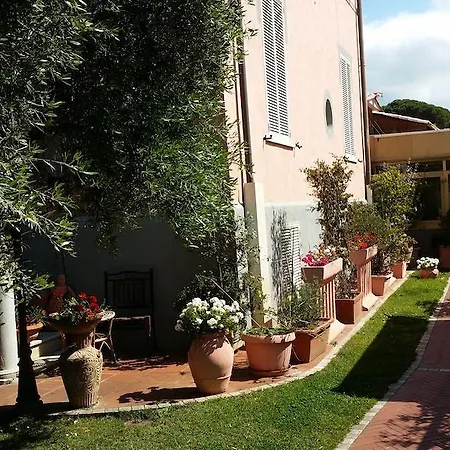 Hotel Flores 3*